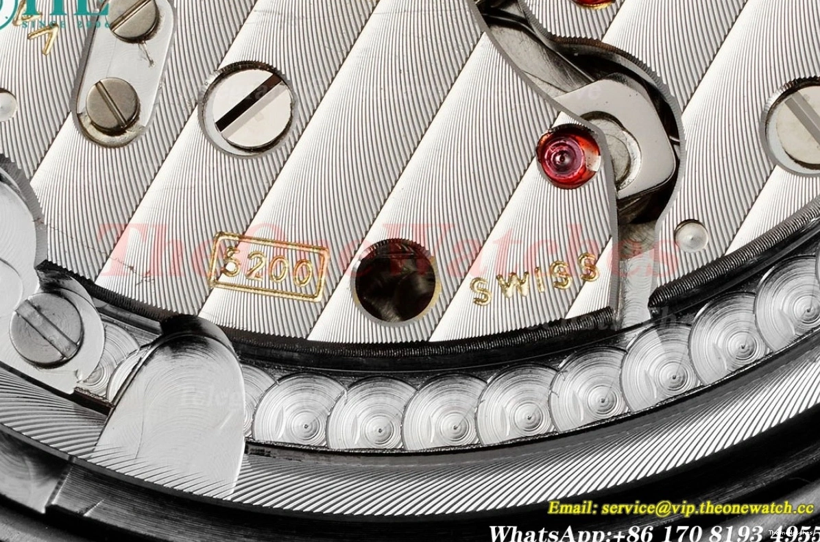 Overseas 5520V RU Dial 8F A7750 Green 41mm SS Mod 0309